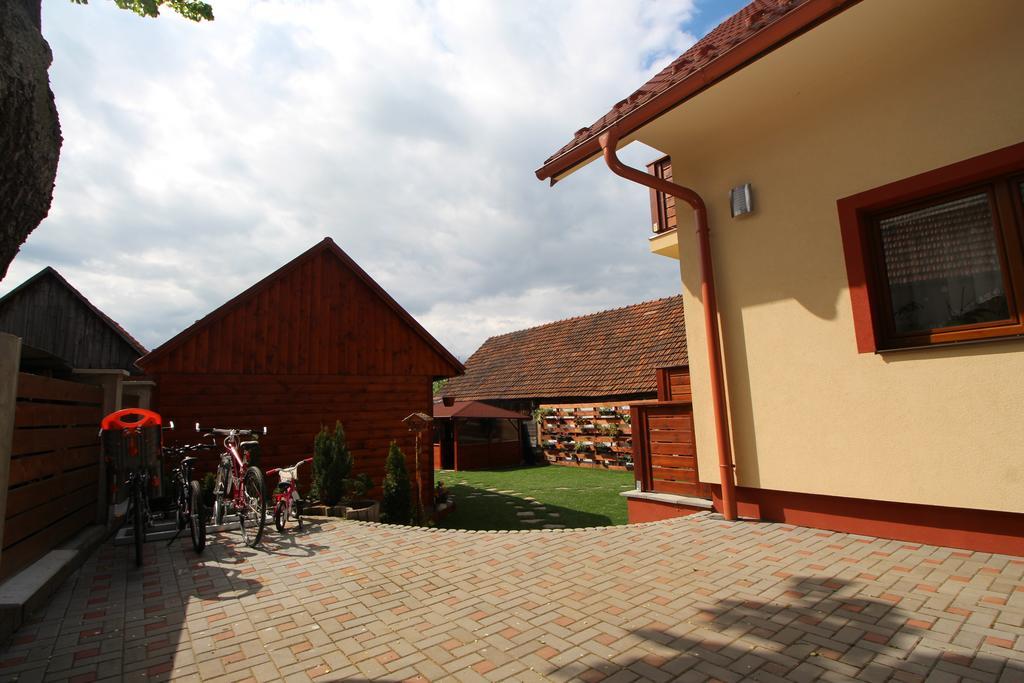 Villa Lienka Besenova Exterior photo